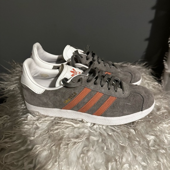 Adidas Originals Gazelle Gray and Pink Suede - Picture 1 of 7